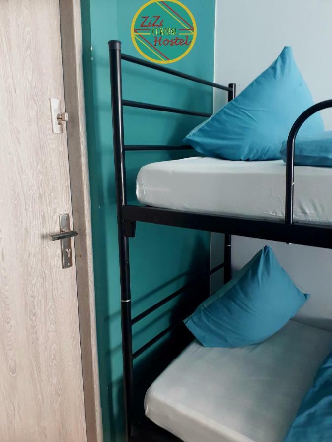 Zizi Central Hostel Warszawa Eksteriør bilde